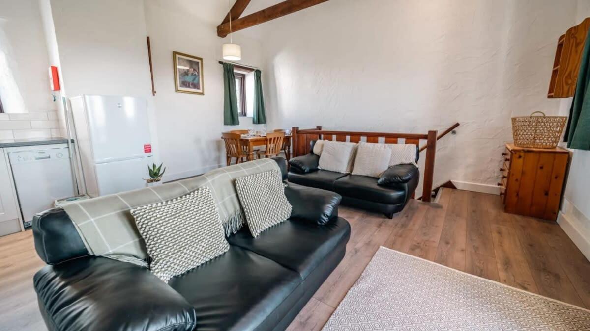 Lovely 2 Bedroom Coastal Cottage Near Bude Extérieur photo