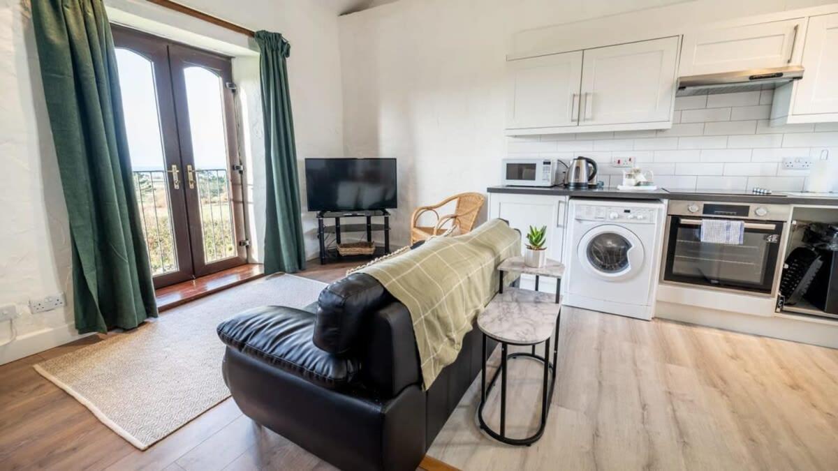 Lovely 2 Bedroom Coastal Cottage Near Bude Extérieur photo