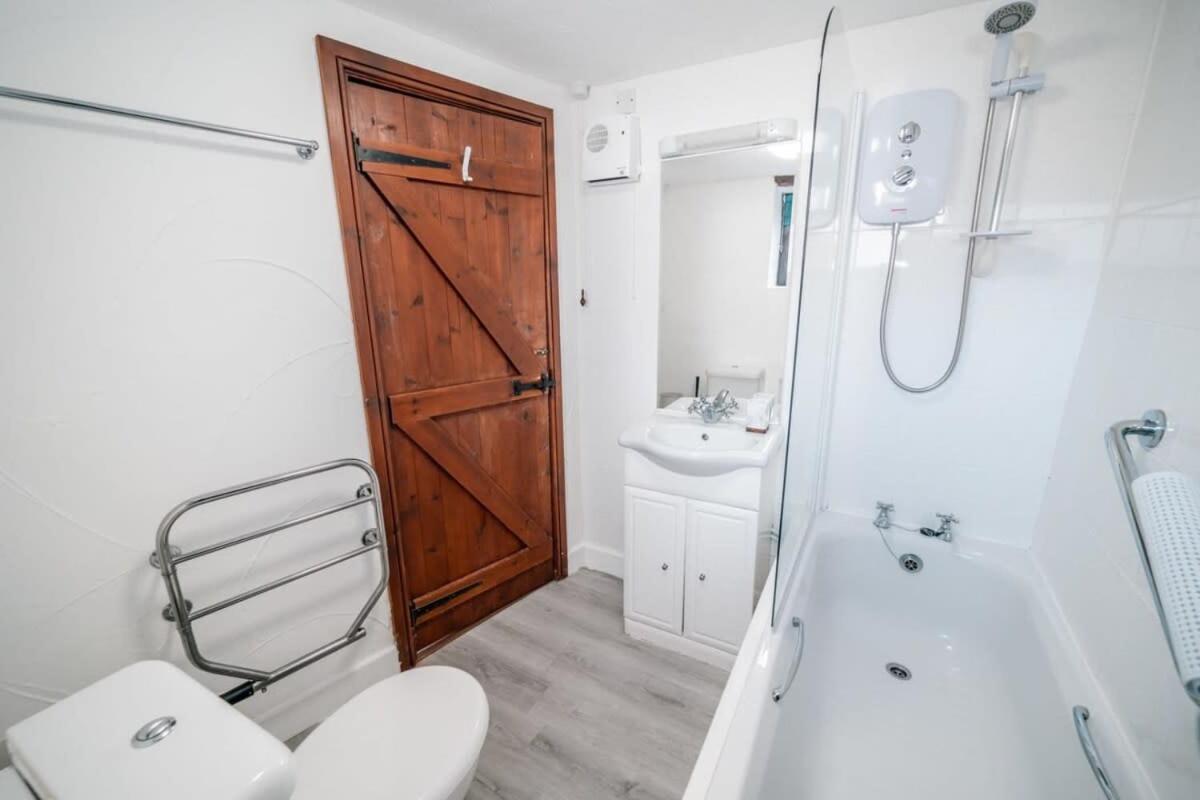 Lovely 2 Bedroom Coastal Cottage Near Bude Extérieur photo